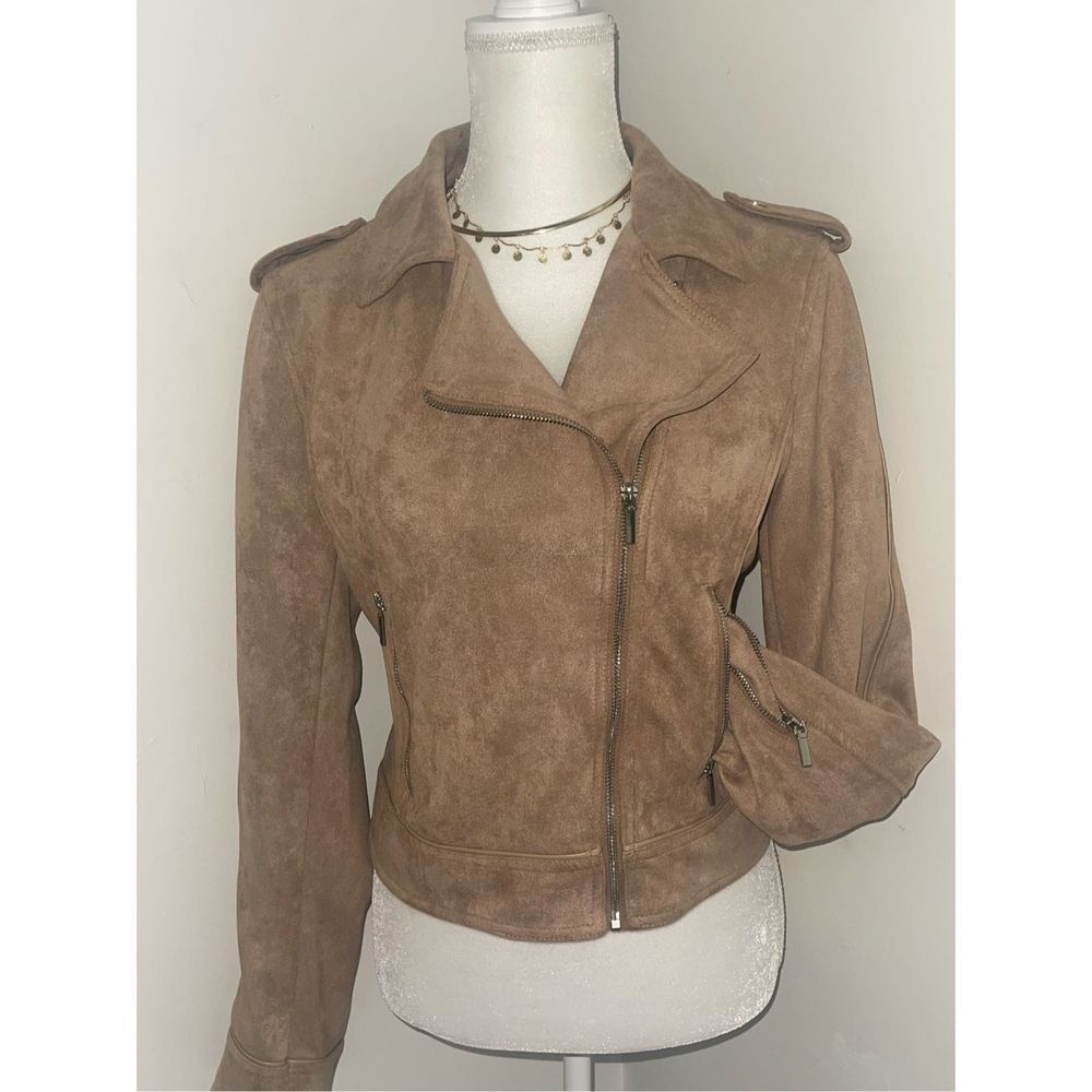Bebe Sz M Beige Cropped Suede Jacket w/ satin lining​​​​​​​​​​​